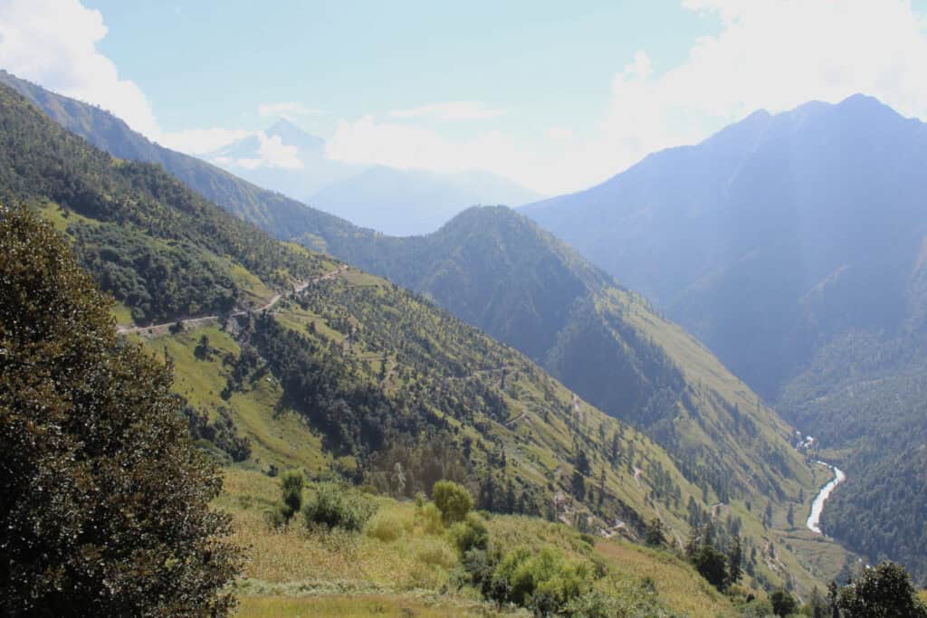 Hügellandschaft im Mittelgebirge Nepals – Übergangszone zwischen Terai und Hochhimalaya
