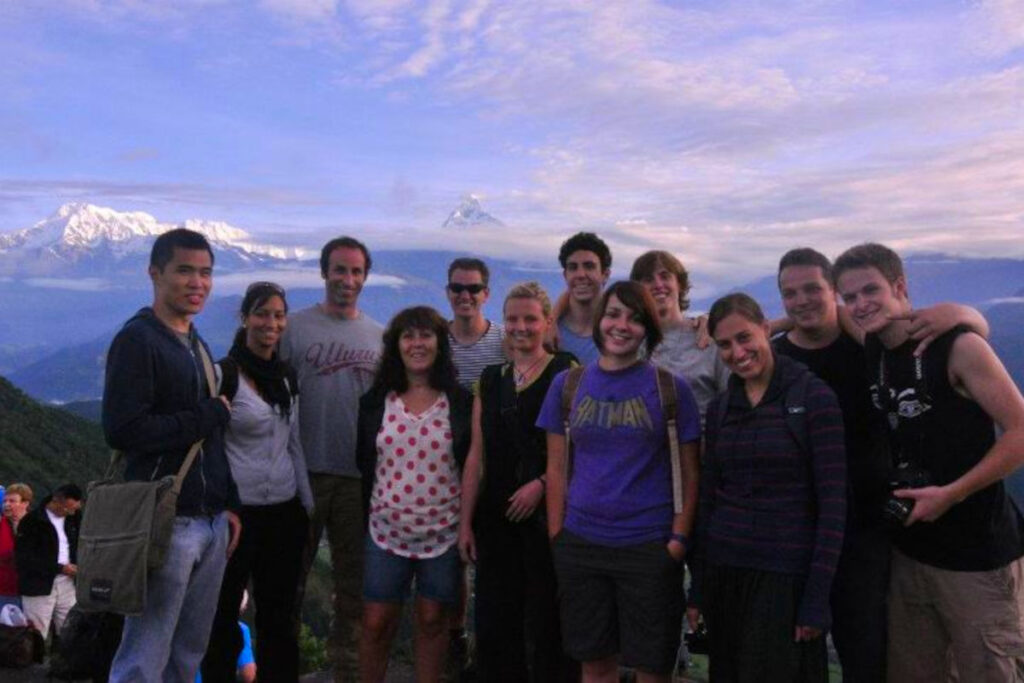 Volunteering in Nepal – organisierte Wochenendreisen Gruppe internationaler Volunteers bei einer organisierten Wochenendreise in Nepal