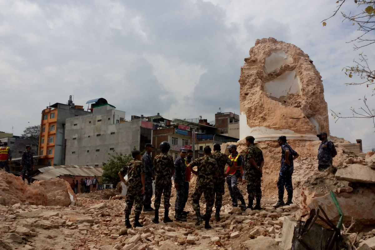 Eingestürzter Dharahara-Turm nach dem Erdbeben 2015 in Kathmandu