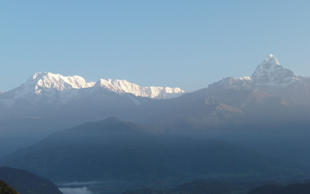 Annapurna-Bergkette und Machapuchare bei Sarangkot Annapurna-Gebirge und Machapuchare vom Aussichtspunkt Sarangkot bei Pokhara