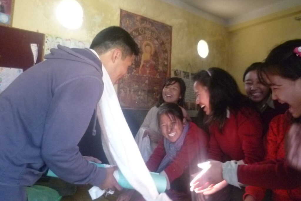 Abschied von der Snowland Schule in Kathmandu | meinNepal Abschied in der Snowland Schule in Kathmandu nach mehreren Monaten Volunteerarbeit