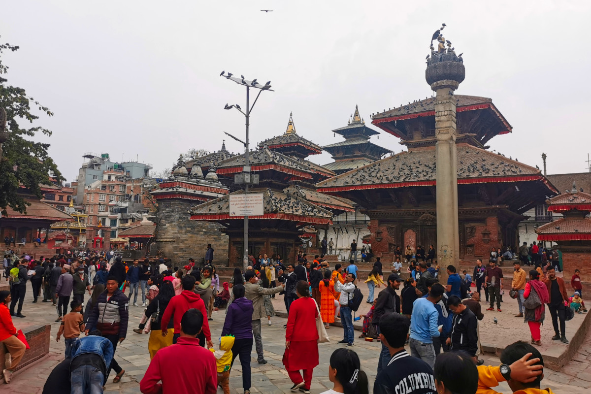 Tempel und Besucher auf dem Kathmandu Durbar Square